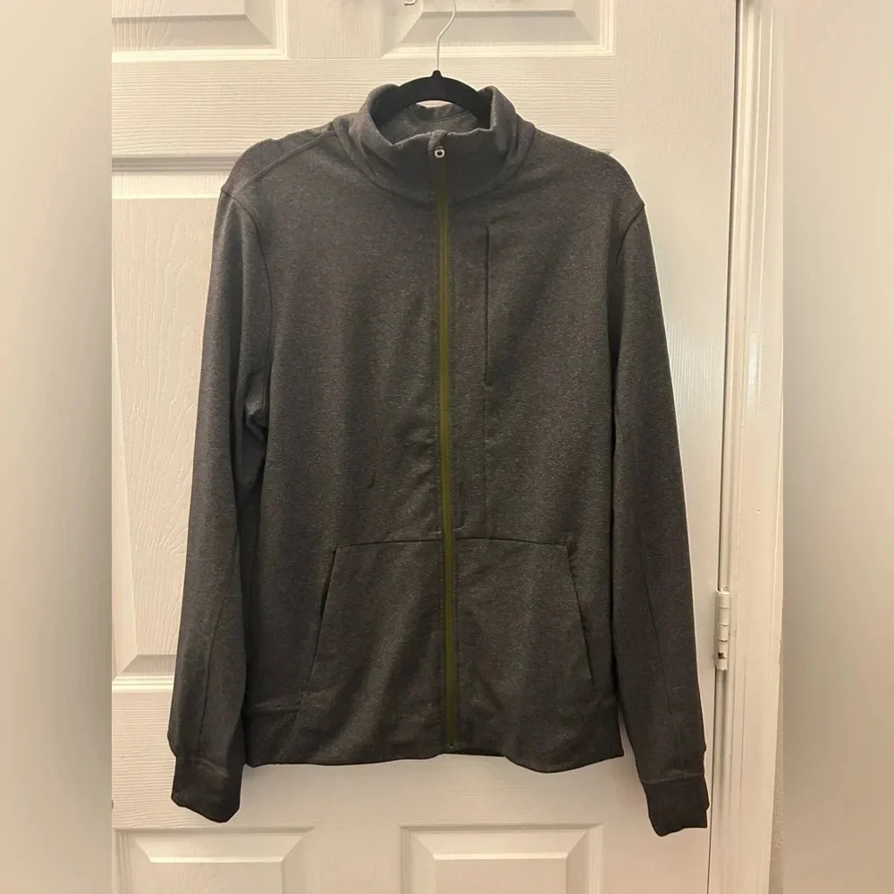 Lululemon sojourn jacket M